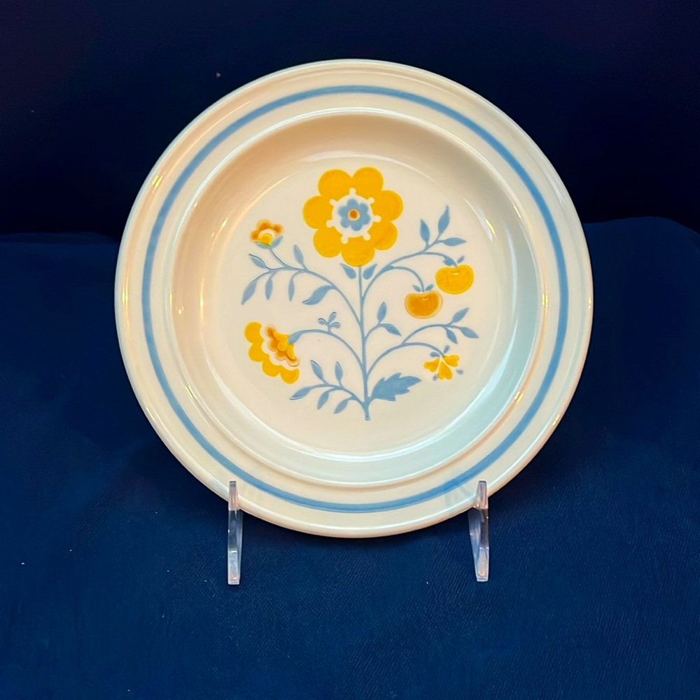 Homer Laughlin 6in plate style “embroidery”